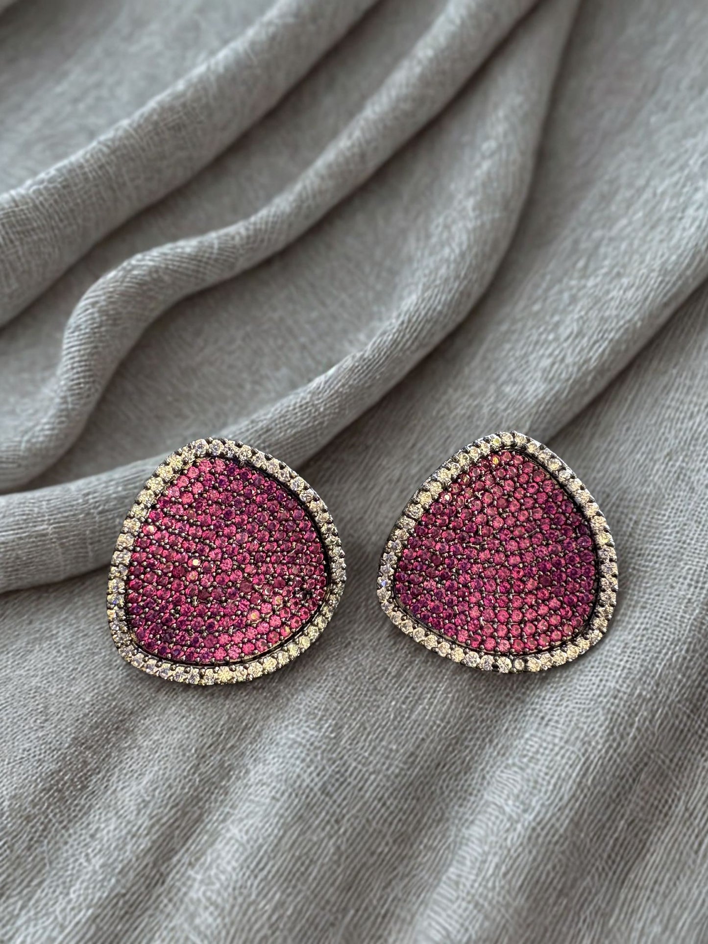 Radiance Curve Studs