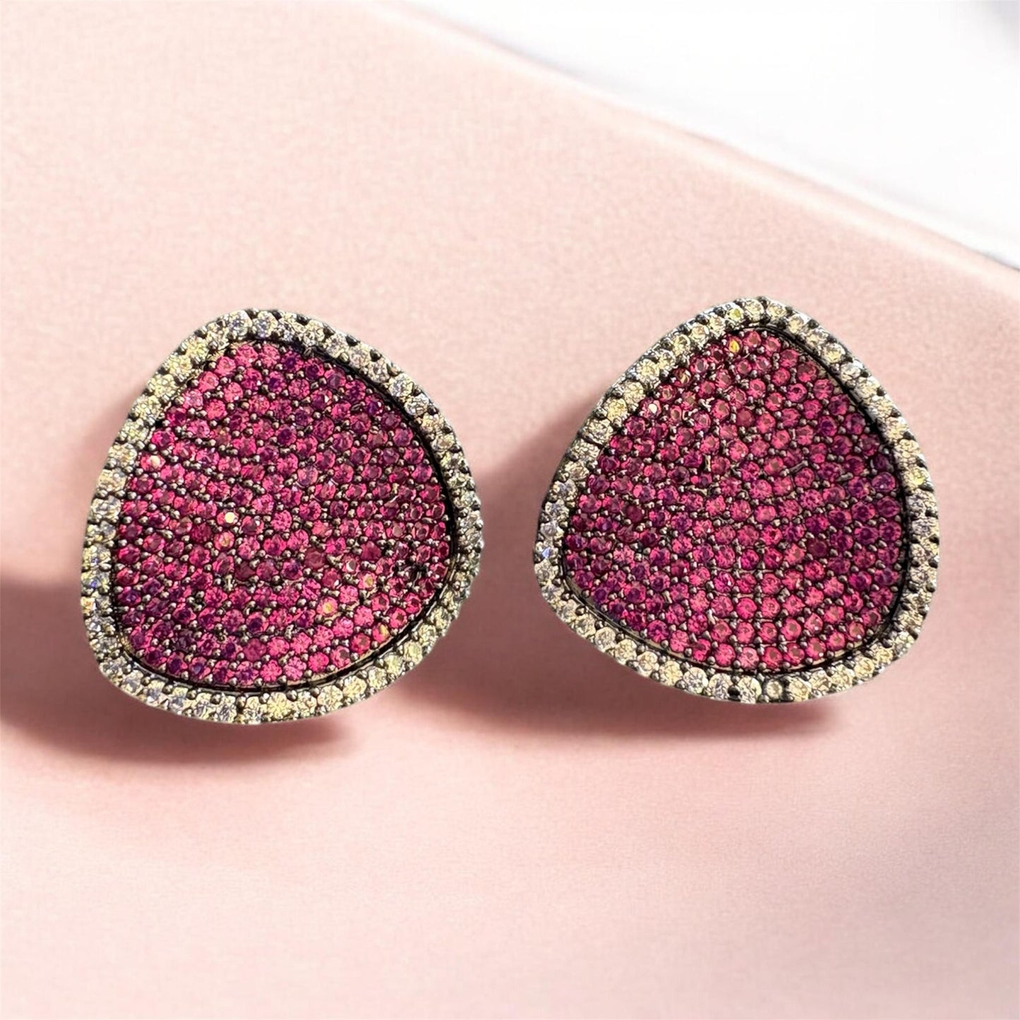 Radiance Curve Studs